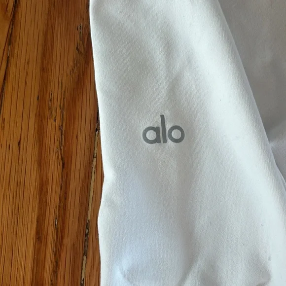 Alo Leggings - Picture 3 of 3
